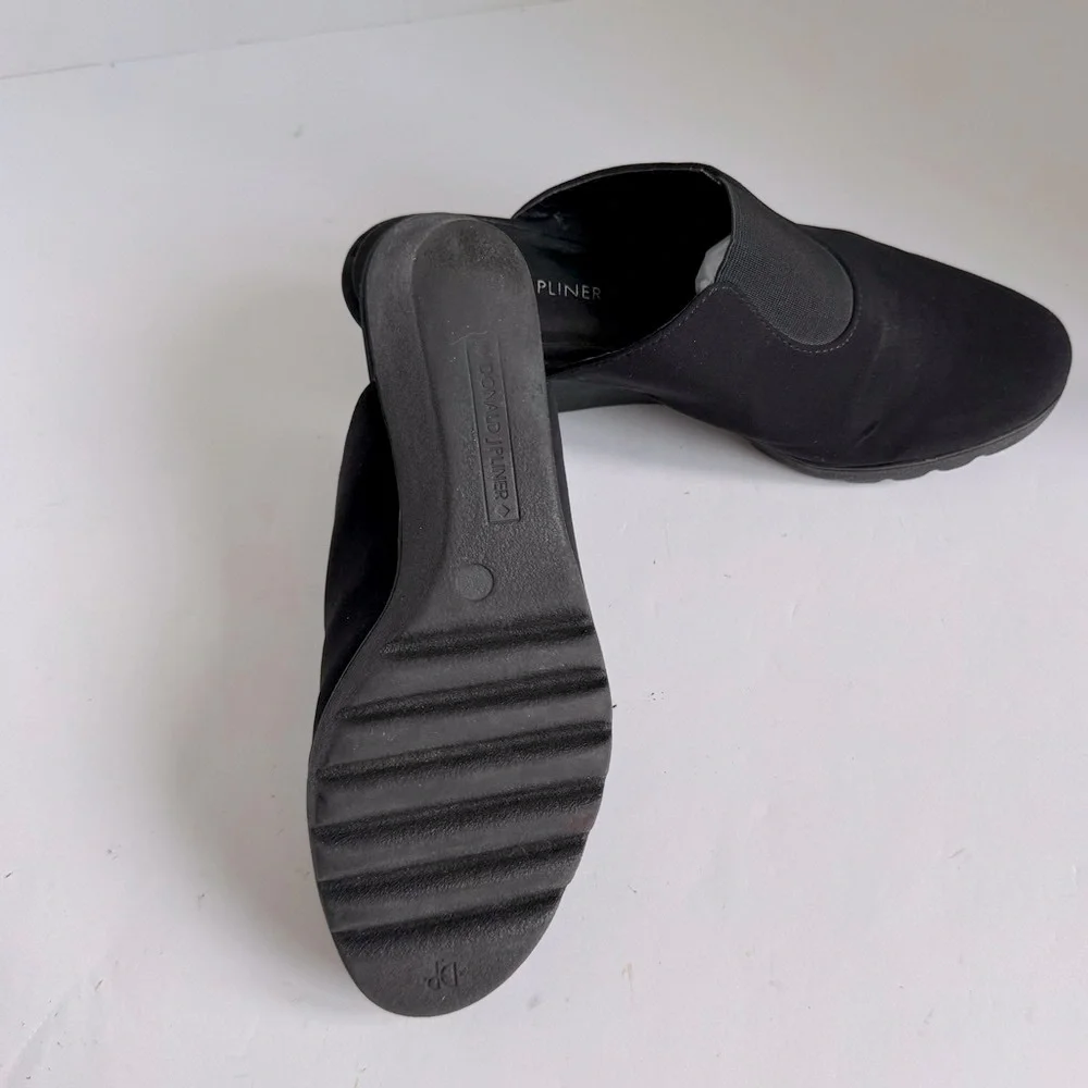 Donald J. Pliner Women's Marfa Wedge Mules. Size 7M - Picture 11 of 11